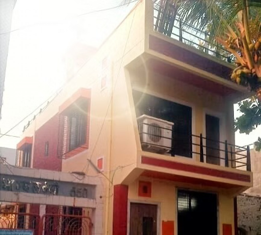 Row House Charkop
